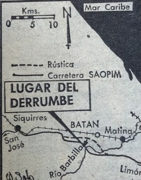 Debido al derrumbe, los vehículos debían desviarse y seguir por la vía rústica.
