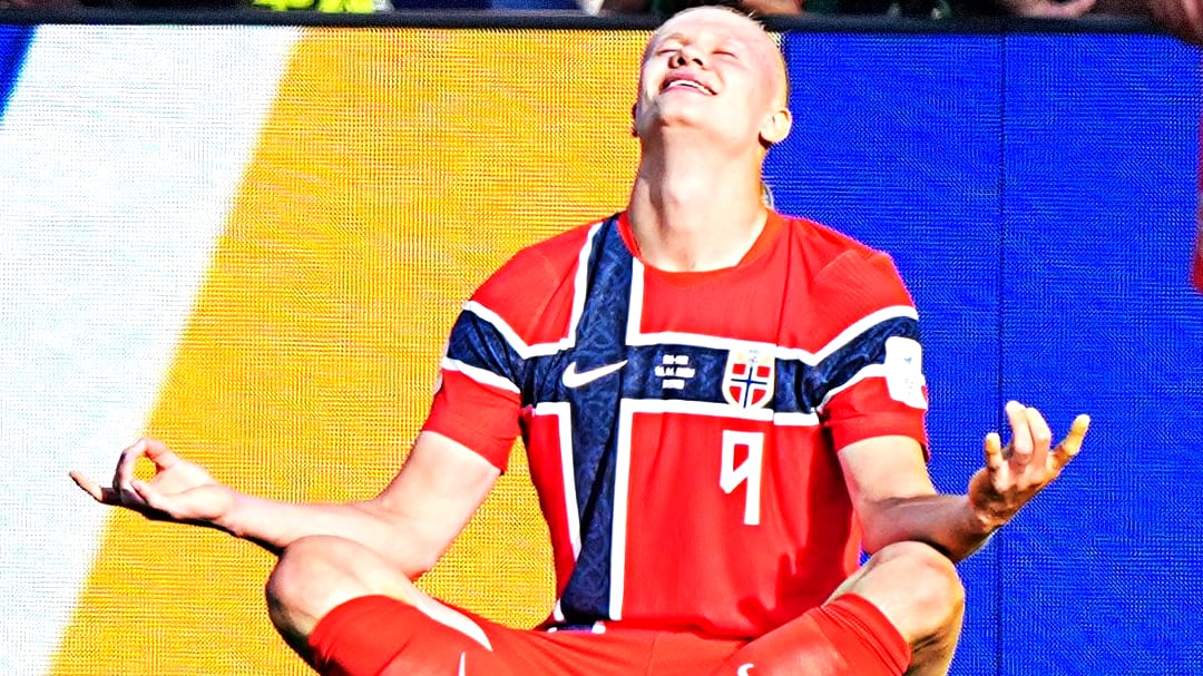 Erling Haaland anoto los dos goloes con que Noruega derrota a Irak.
