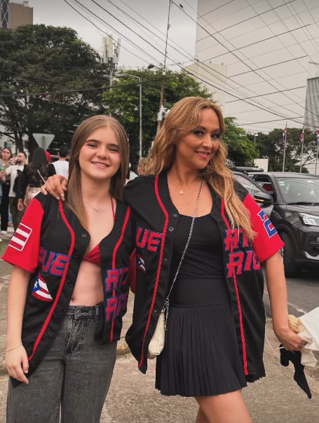 Verónica Bastos junto a su sobrina; la tica viajó a Costa Rica solo para disfrutar del evento.