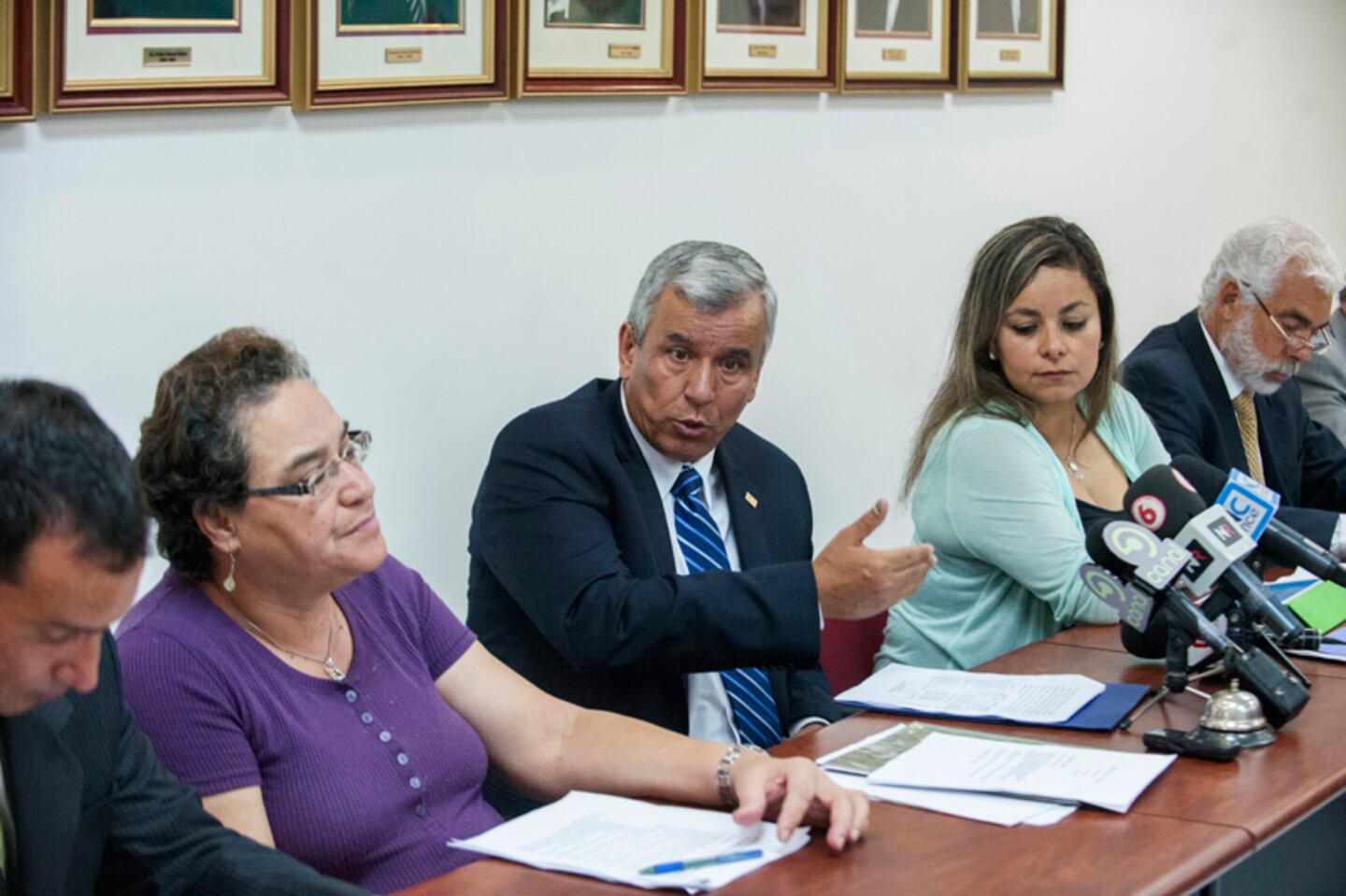 Propuesta salarial del Gobierno divide a patronos y sindicatos | La Nación