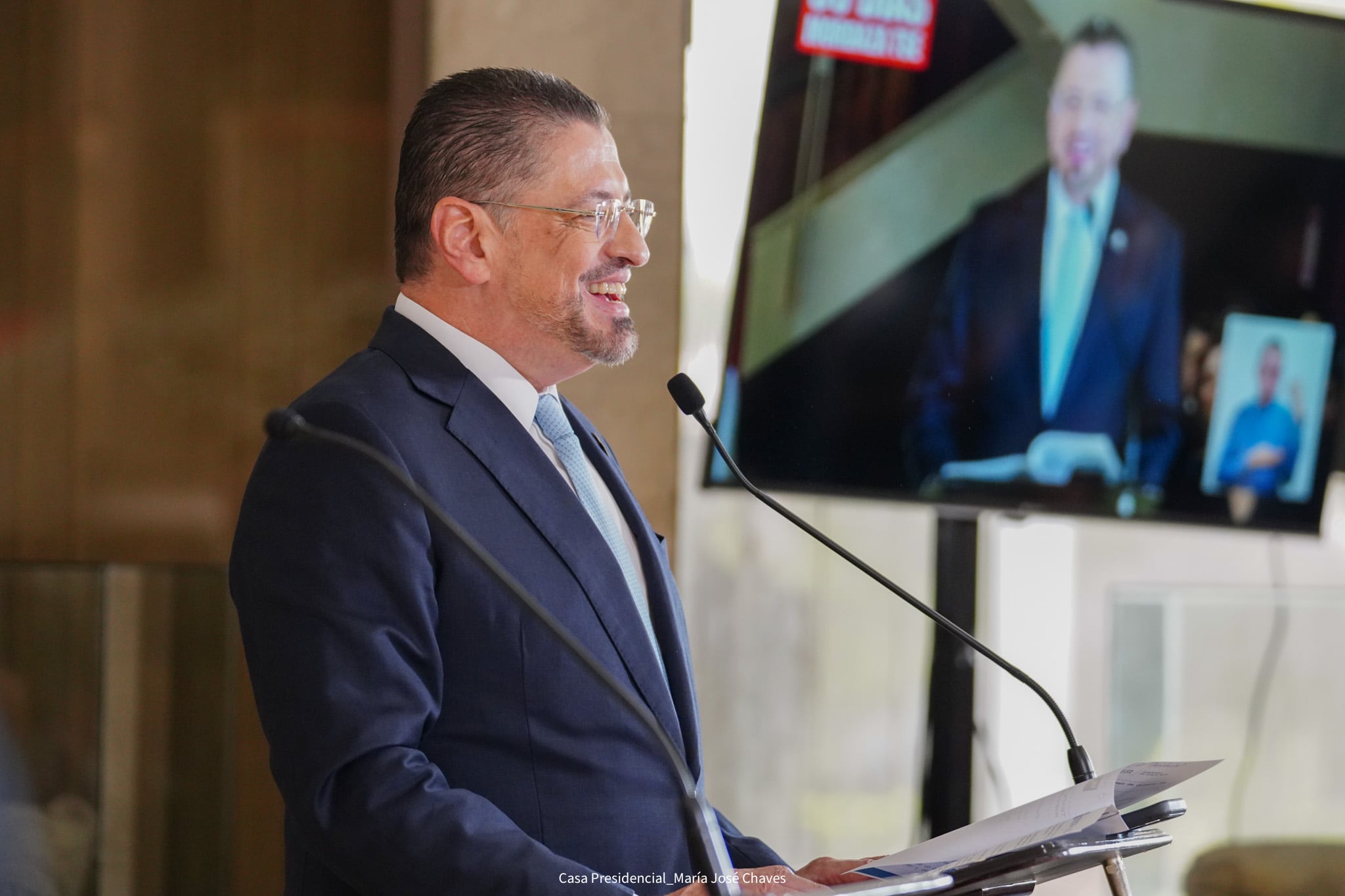 Renuncias en el gabinete de Chaves
