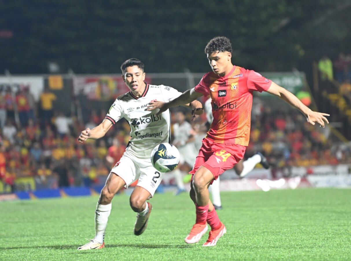 18/05/2024/ Juego entre Herediano vs Liga Deportiva Alajuelense por el partido de vuelta de la semifinal en el estadio Carlos Alvarado /