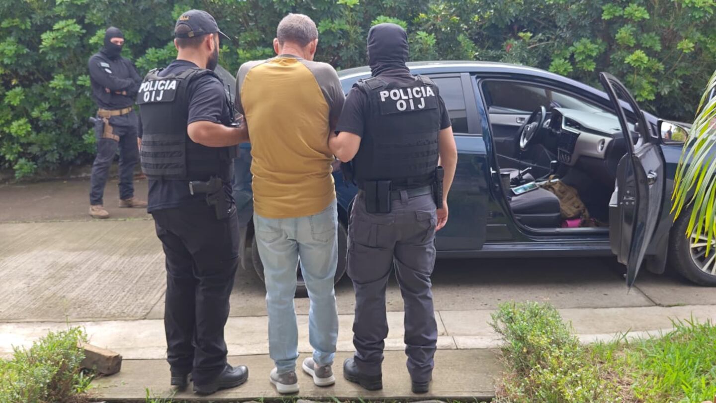Cae banda que robaba autos de lujo y falsificaba documentos con ayuda ...