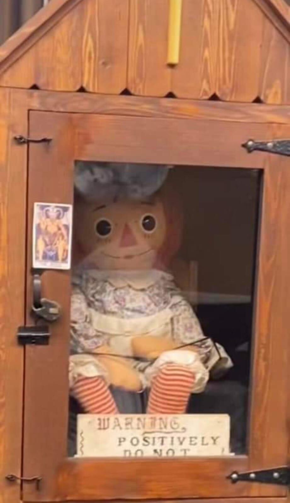 Dan Rivera, muñeca Annabelle