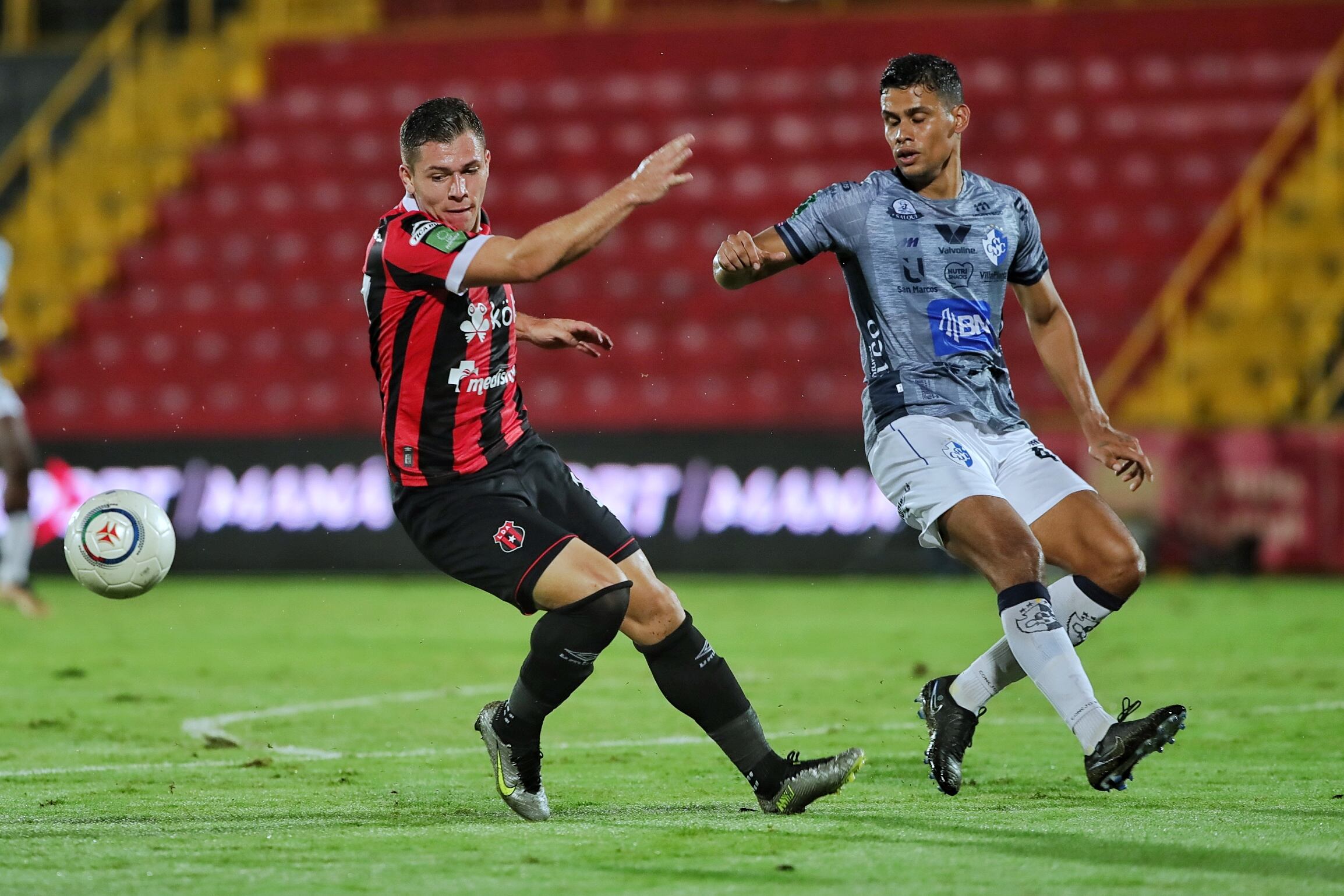 13/09/2023/ Juego entre Liga Deportiva Alajuelense vs Club Sport Cartaginés por la jornada 9 del torneo apertura de la Liga Promerica en el estadio Alejandro Morera Soto / foto John Durán