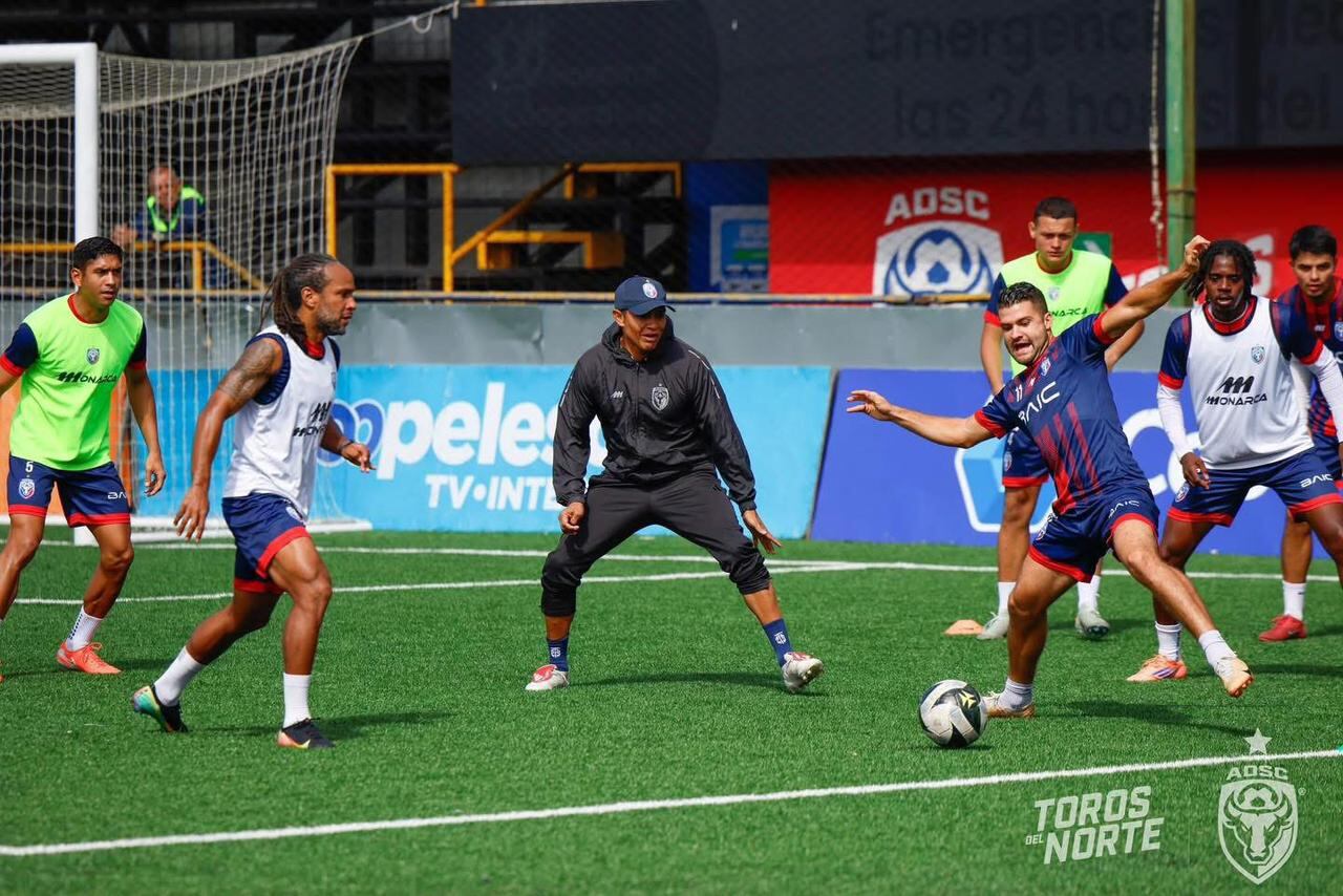 San Carlos
Entrenamiento
Wálter Paté Centeno
26 de noviembre del 2025
Cortesía: San Carlos