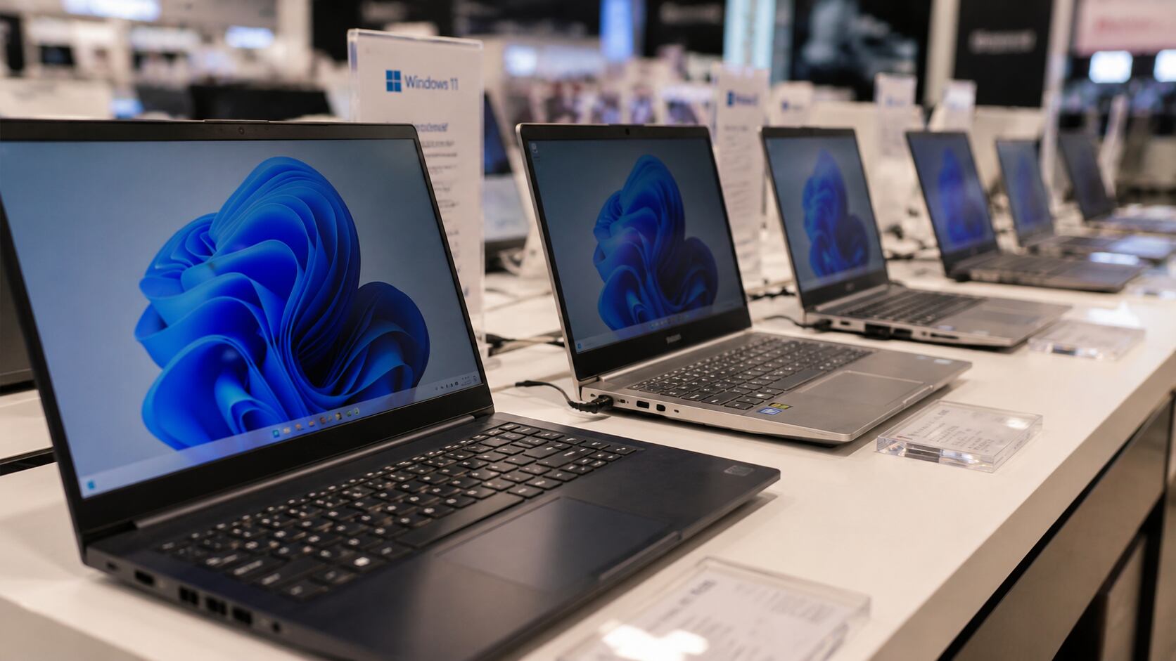 IDC reportó una caída del 4,9% en los envíos mundiales de PC. Apple ganó terreno mientras la escasez de memoria continúa hasta 2028.
