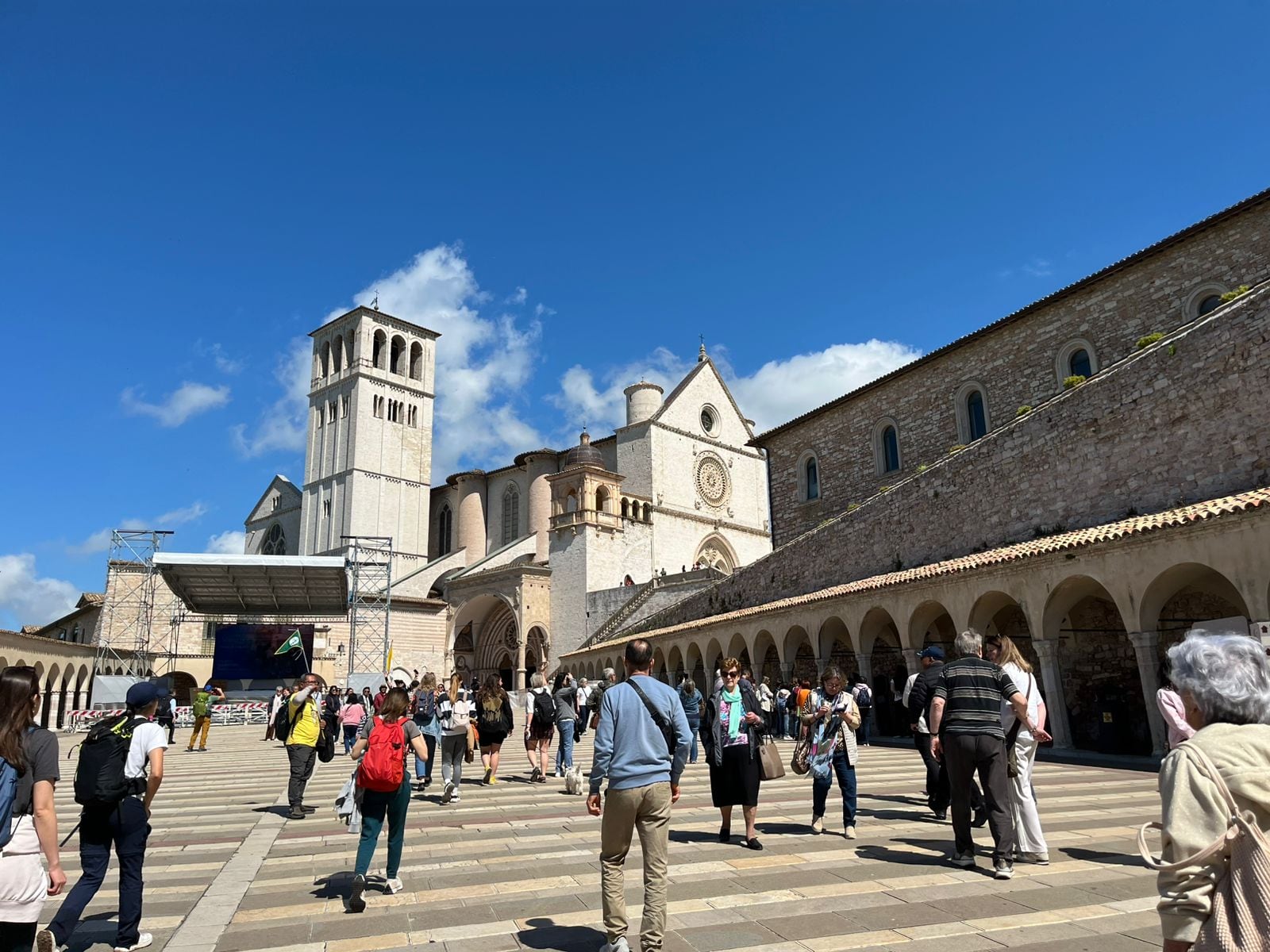 Visita a Asís y cuerpo de Carlo Acutis