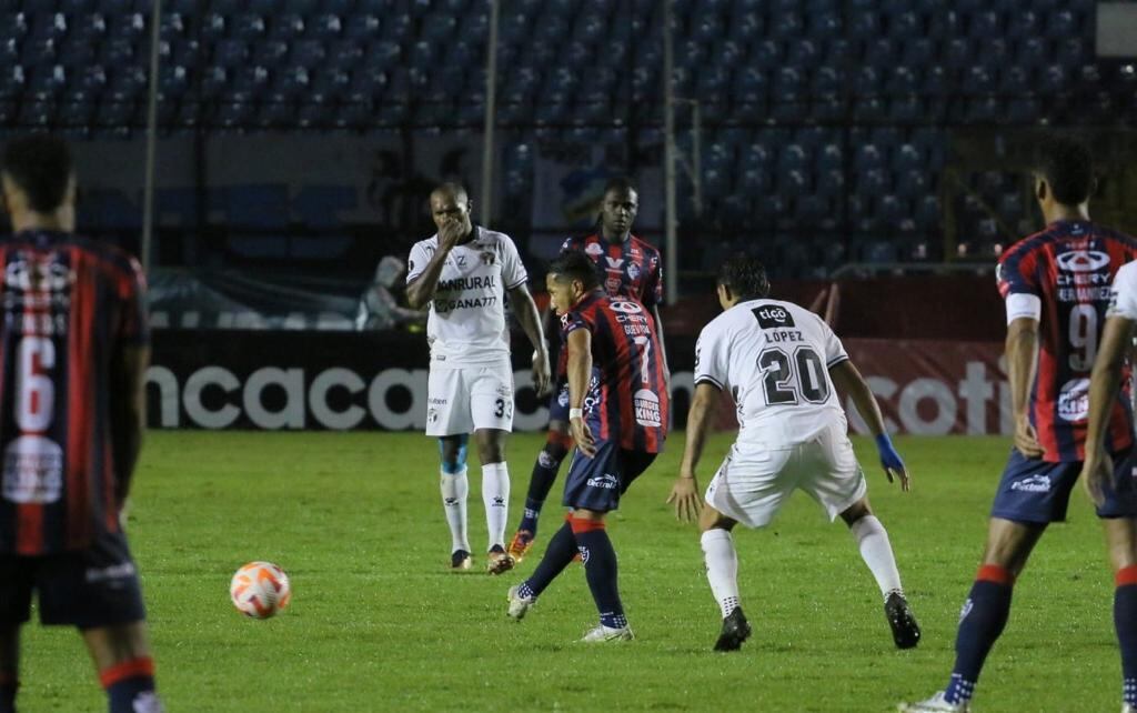 Comunicaciones vs Cartaginés por Concacaf Central American Cup Guatemala (de Prensa de Cartaginés