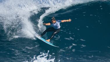 Brisa Hennessy se juega su permanencia en el Tour Mundial sobre las olas de Australia