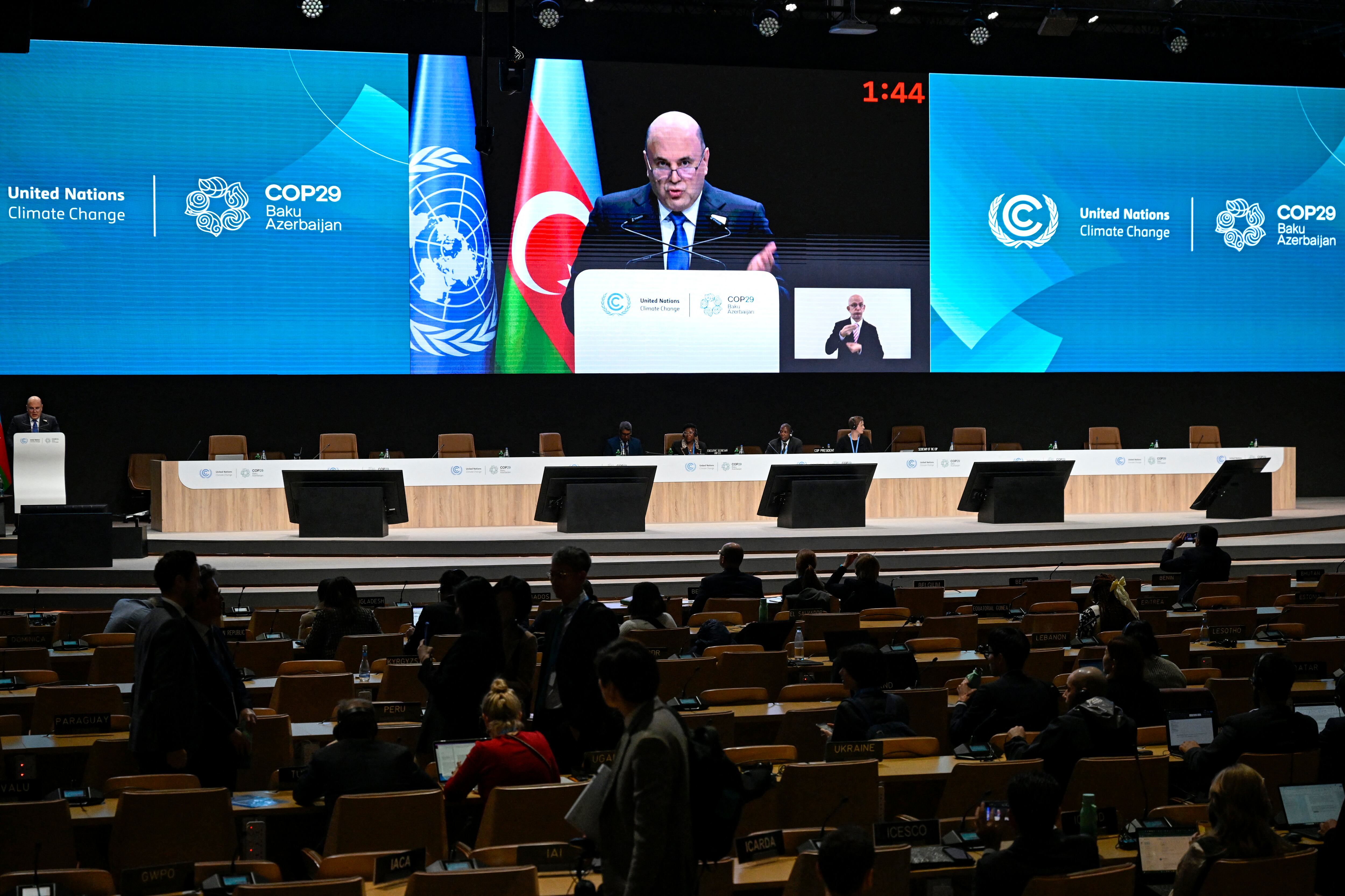 El primer ministro ruso, Mijail Mishustin, pronuncia un discurso durante la Conferencia de las Naciones Unidas sobre el Cambio Climático (COP29) en Bakú. Los países menos desarrollados buscan que la ayuda aumente a un billón de dólares anuales para enfrentar el cambio climático.
