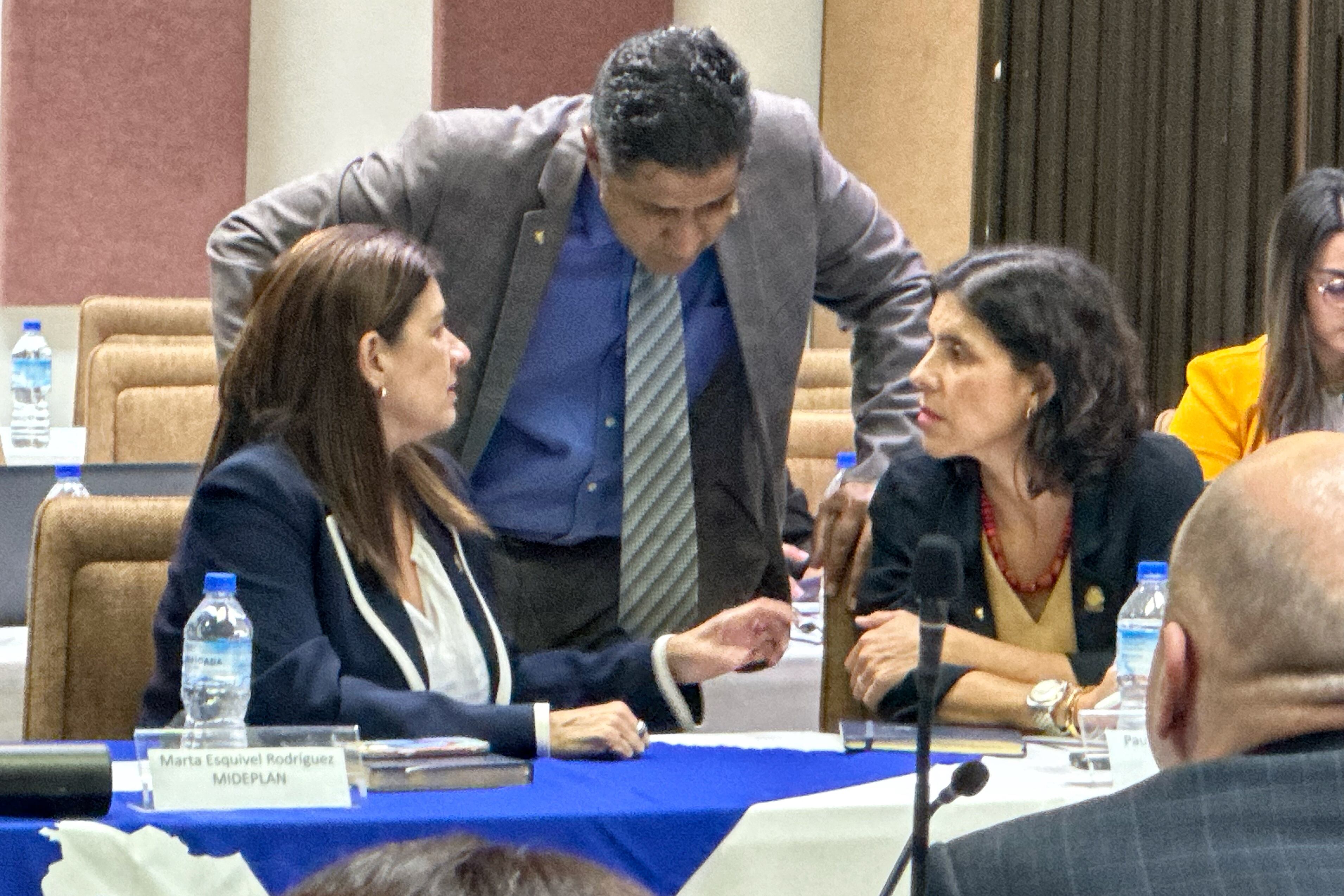 24/06/2024/ cuarto encuentro para negociar el FEES 2026 en CONARE / foto John Durán