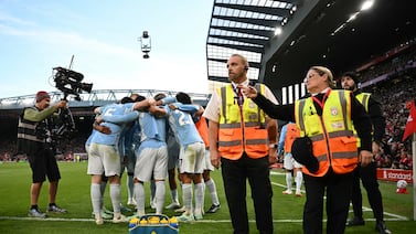 Manchester City deja a un lado sus graves problemas extradeportivos con una goleada en Liverpool