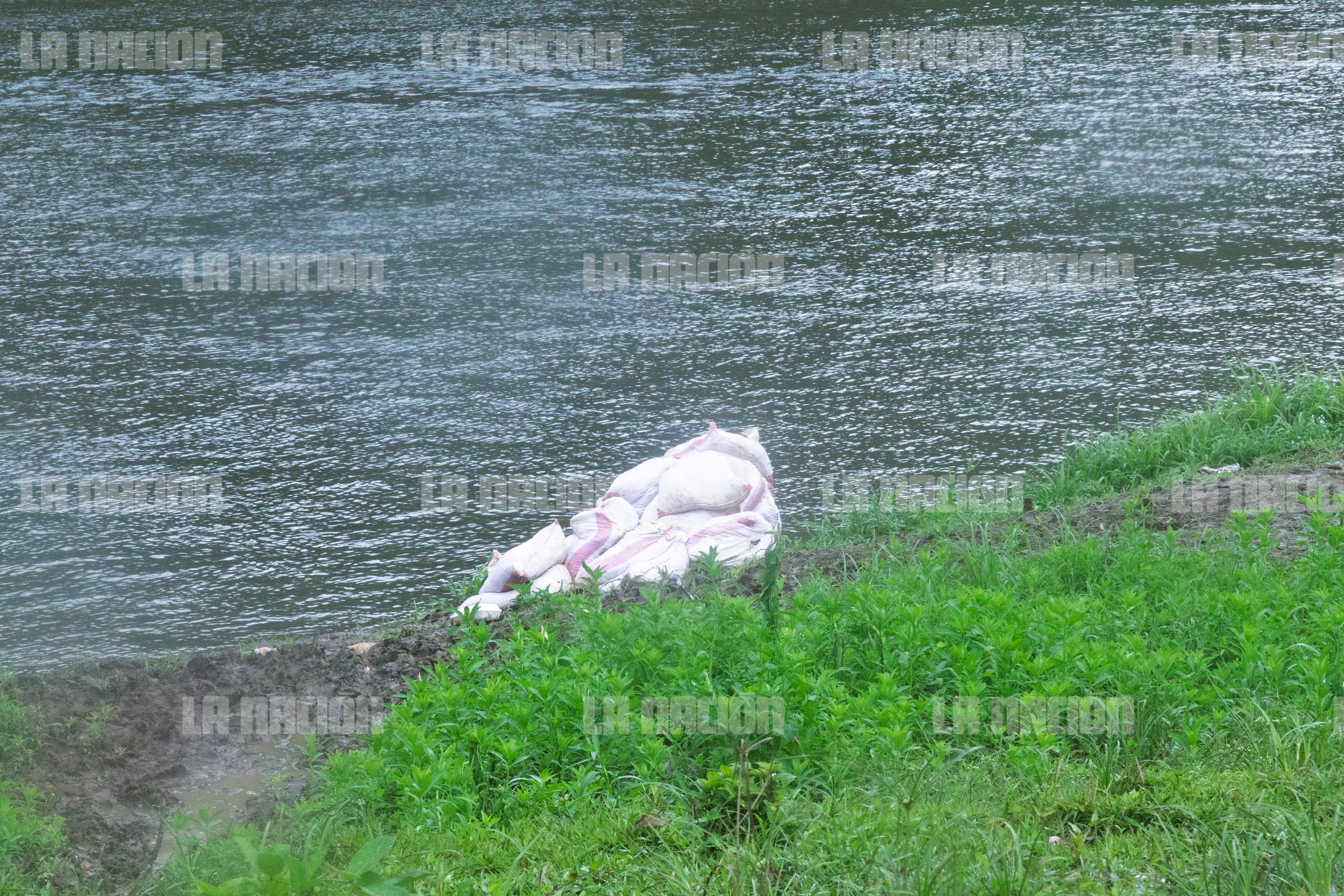 Mineria Ilegal Conchudita / Marca de Agua LN