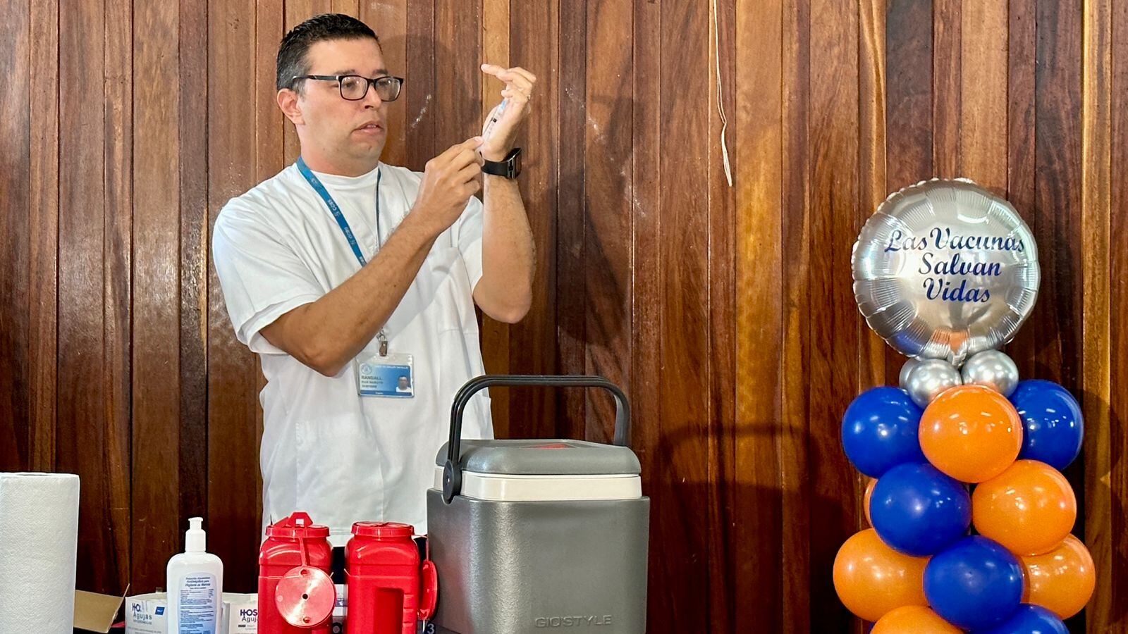 martes 30 de mayo las autoridades de la Caja Costarricense de Seguro Social (CCSS), en conjunto con el Ministerio de Salud y la Organización Panamericana de la Salud (OPS/OMS) anunciaron el inicio oficial de la jornada de vacunación contra la influenza estacional 2023.