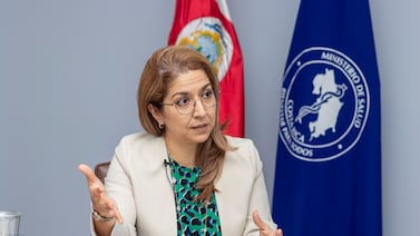 Ministra de Salud respalda proyecto de ley para contratar médicos especialistas extranjeros: ‘¿Por qué a alguien de Harvard le voy a pedir exámenes otra vez?’