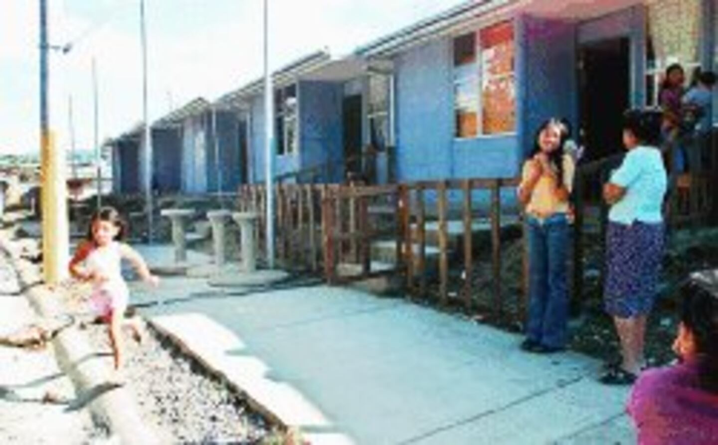 Contraloría pide investigar atraso en entrega de casas a pobres | La Nación