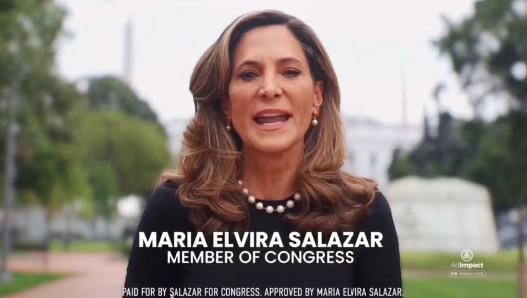 Anuncio de la congresista republicana María Elvira Salazar donde cuestiona política de deportación masiva de Trump.