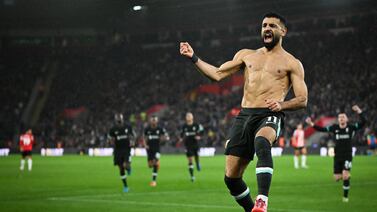 Salah salva al Liverpool en Southampton y afianza liderato