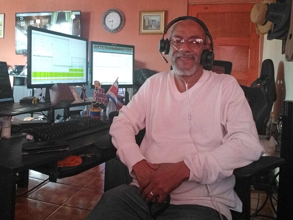 Alicia Camacho Salazar y su esposo José Guillermo Joseph Vásquez, de 59 años, y en espera de trasplante de pulmón.