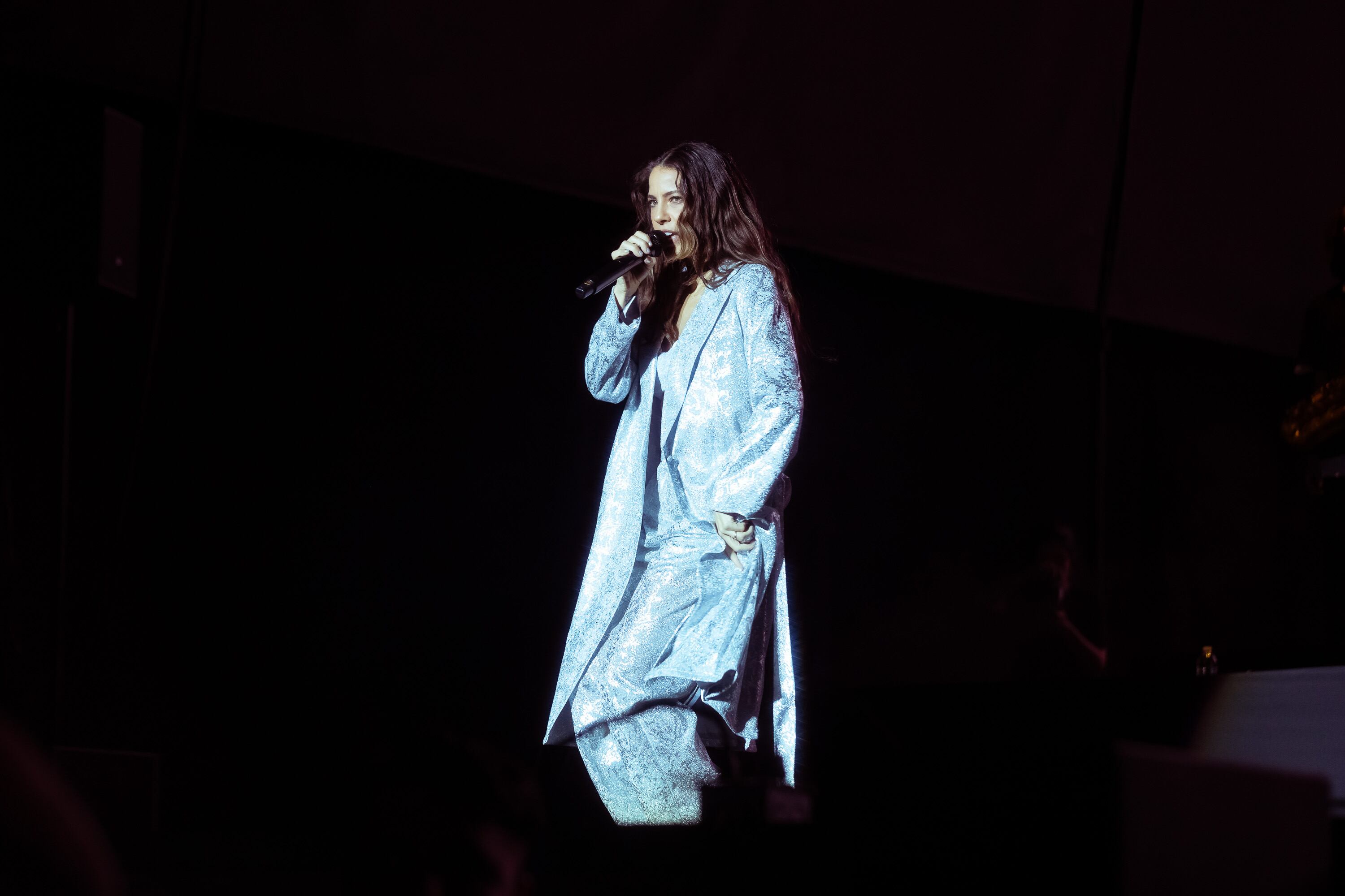 Debi Nova inauguró su gira latinoamericana en el Anfiteatro Coca-Cola de Parque Viva con un repaso de 15 años de carrera.