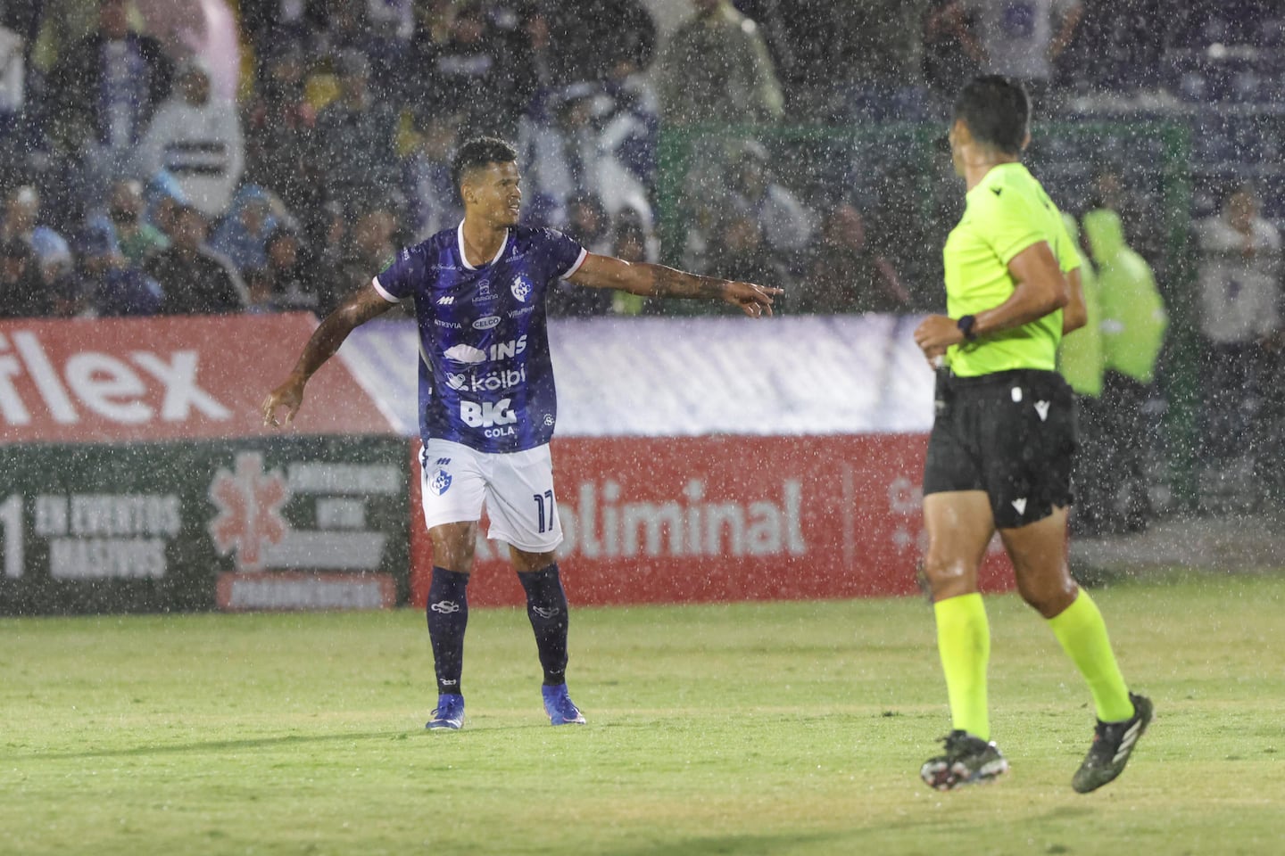 Jugador de la Primera División fue sancionado con seis partidos y una millonaria multa