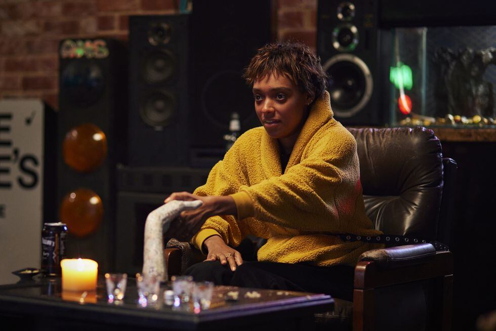 'Háblame' es protagonizada por la actriz Sophie Wilde.