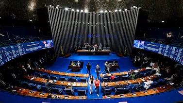 Senado de Brasil reduce la jornada laboral de 44 a 40 horas semanales