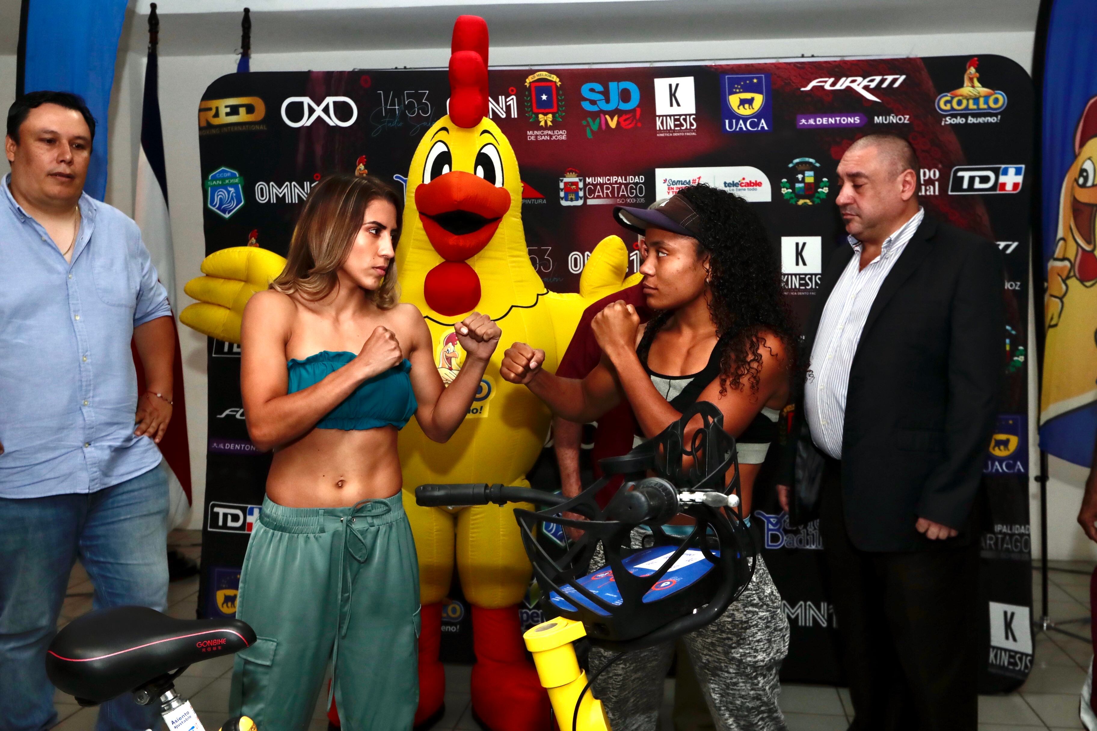 08/11/2019, San José, Municipalidad de San José, conferencia de prensa del pesaje de la boxeadora Yokasta Valle previo a su pelea, también el pesaje de David Jiménez, Jennifer Rodriguez y Yeriel Ciesar que son parte de la velada boxistica. En la fotografía Yocasta Valle. Fotografía José Cordero