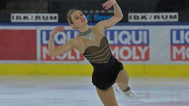Muere campeona de patinaje atropellada por un camión mientras montaba en bicicleta por un carril exclusivo