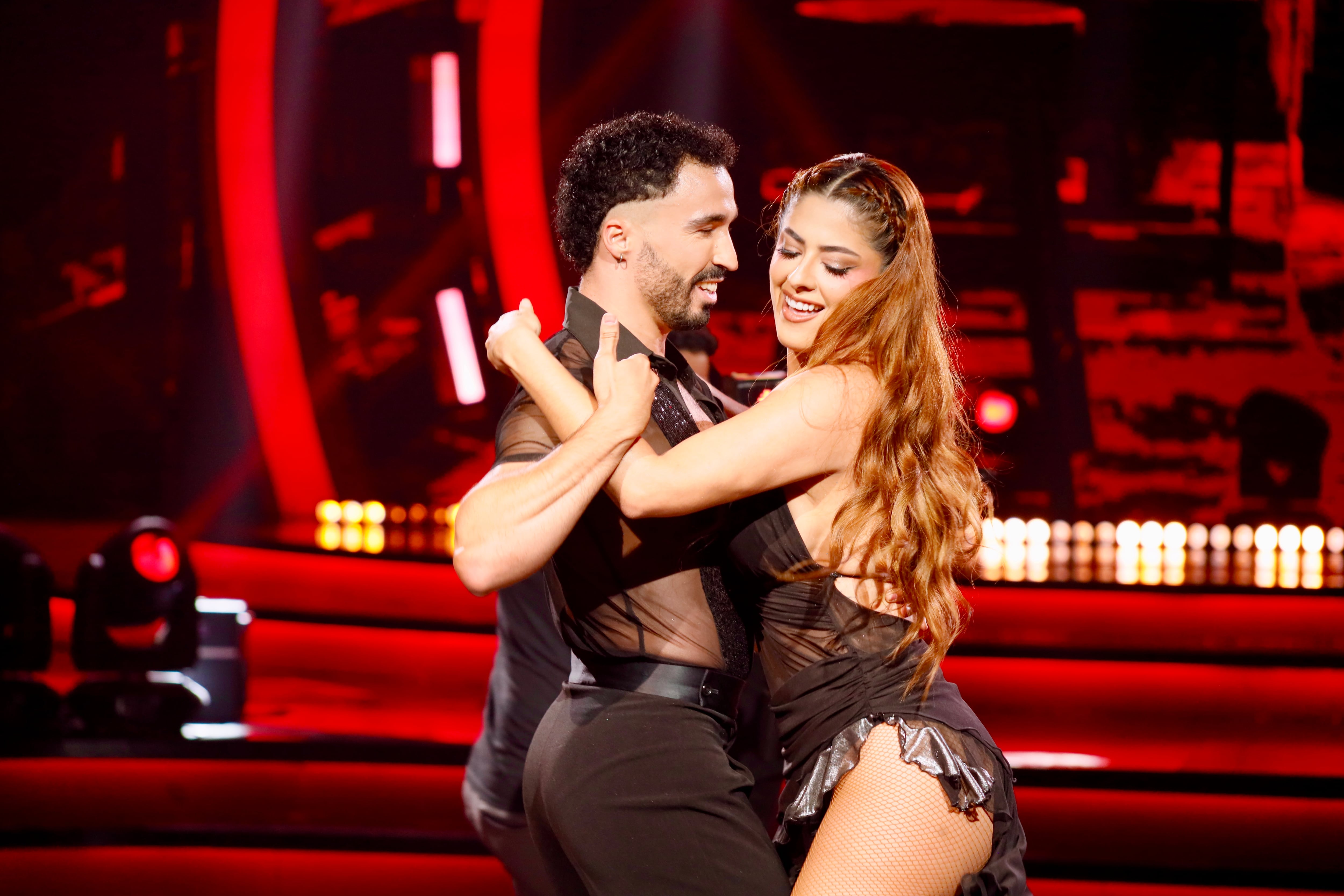 Majo Ulate baila junto a Iñaki Sáenz en la tercera temporada de 'Mira quién baila'.