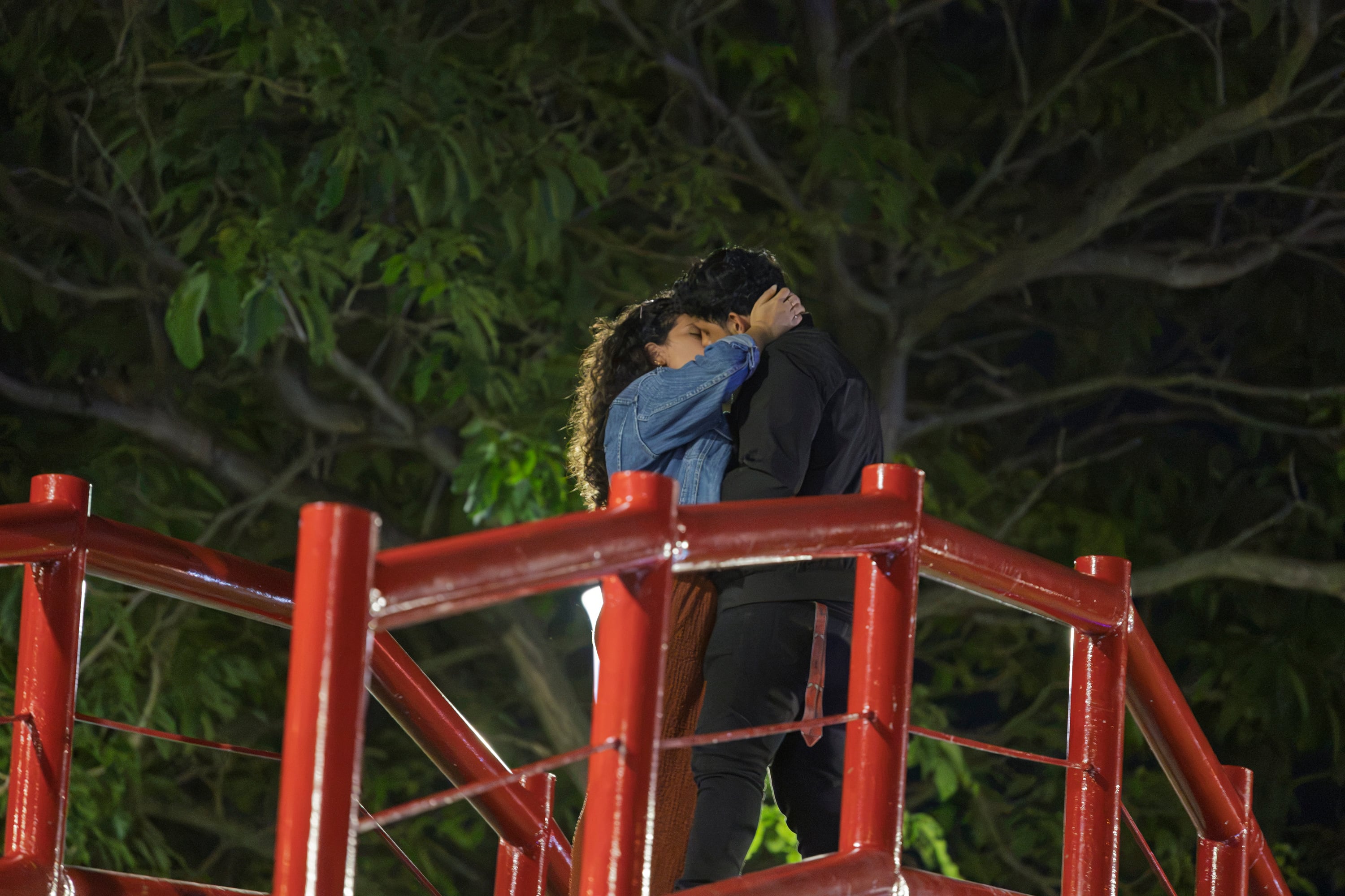 MATERIAL ECLUSIVO DE REVISTA DOMINICAL.
07/08/2026, San José, San Francisco de Dos Ríos, fotografías para ver como es el movimiento de las personas en el Parque Okayama durante la noches, despues de su remodelación.