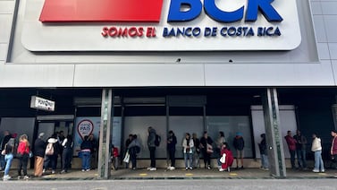 Nueva moneda coleccionable de ¢25 alusiva a El Fortín desata filas en el centro de San José: vea las fotos