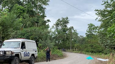 Trabajador encontró dos cuerpos calcinados en vía pública