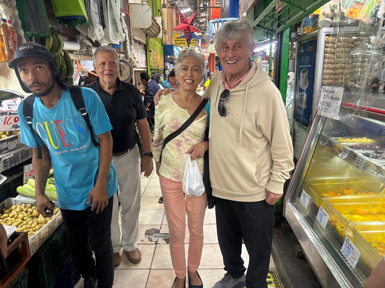Bora Milutinovic
Visita Mercado Central, San José
12 de junio del 2025
Cortesía