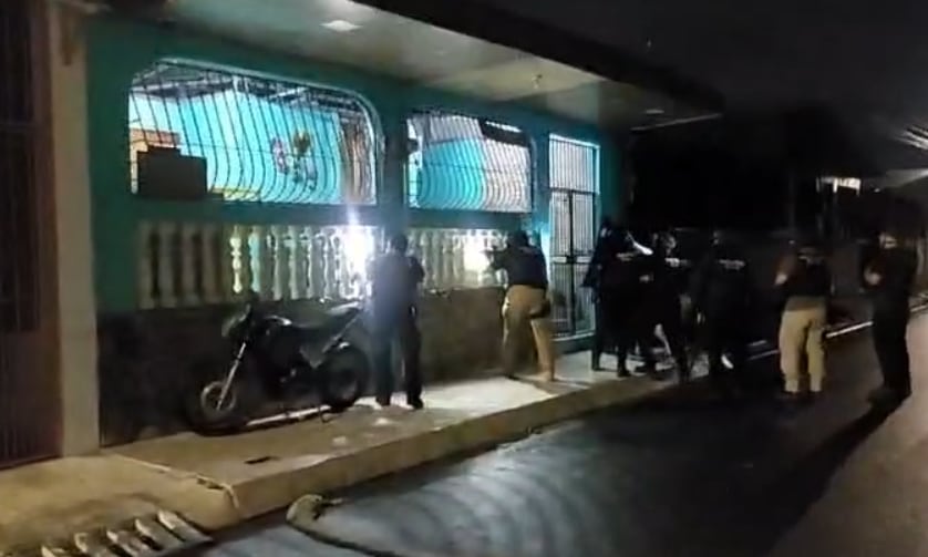 Al menos ocho personas quedaron detenidas por parte del OIJ por ser sospechosos de un ataque armado en la que dejaron a una persona sin vida y por haber participado en una tentativa de homicidio. Foto: OIJ