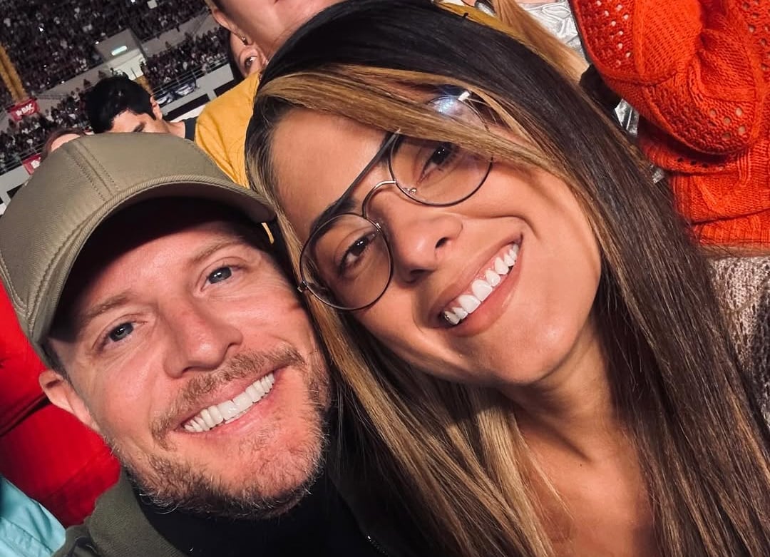 El presentador Mauricio Hoffmann y su novia María José Ulate, mejor conocida como Majo Ulate.
