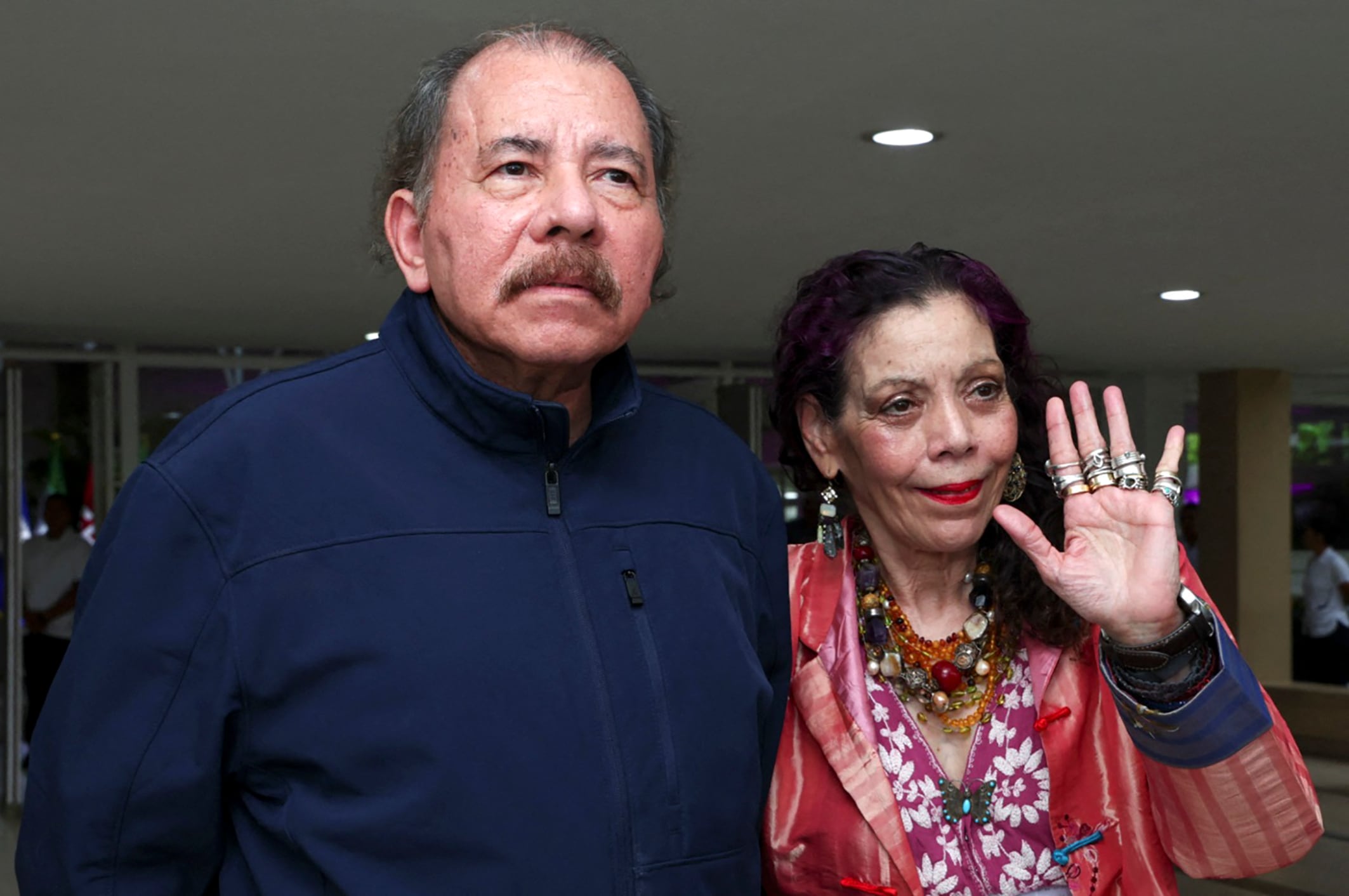 Daniel Ortega y Rosario Murillo en 2023 ilustran la propuesta de reforma constitucional que instaura una copresidencia en Nicaragua.