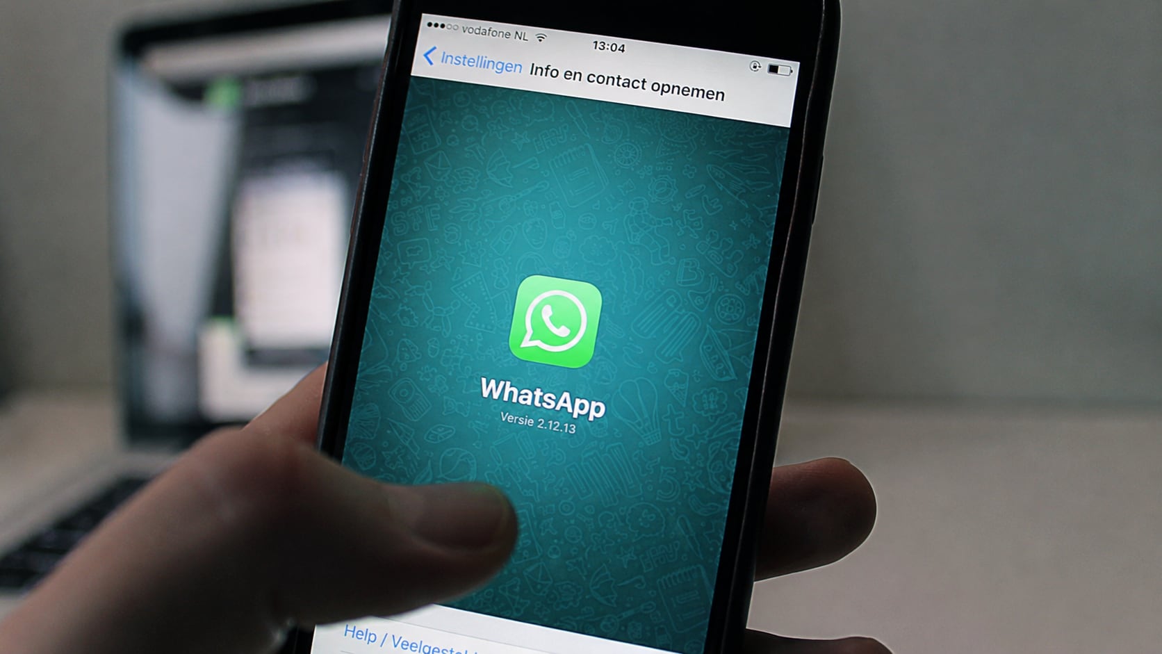 Existen formas de pausar WhatsApp sin eliminar la cuenta. También puede silenciar chats y desactivar notificaciones.