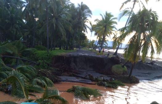 Regiones como esta de Esterillos oeste, Parrita, han sufrido con las lluvias de los últimos días. En ese cantón del Pacífico central hay tres albergues. Foto: Cortesia, Parrita InfoNoticias.