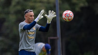 Imperdible: Keylor Navas enfrenta al mejor delantero de la historia de México