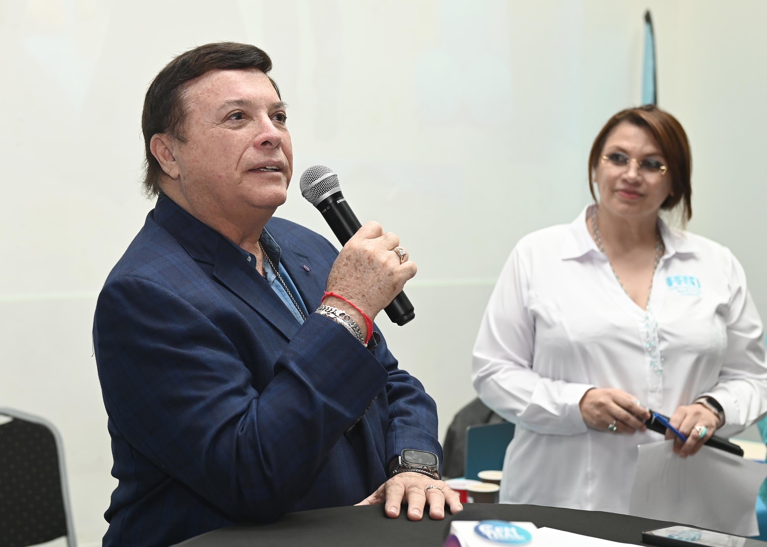 Boris Marchegiani es el mayor donante hasta ahora de partidos políticos. En la imagen, está junto a la presidenta de Pueblo Soberano, Mayuli Ortega. Foto: