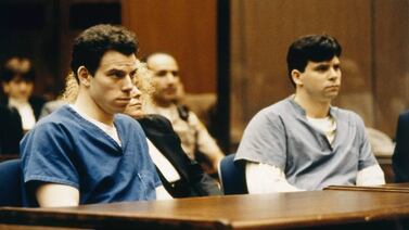 Comisión judicial de California analiza la posible liberación de los hermanos Menéndez