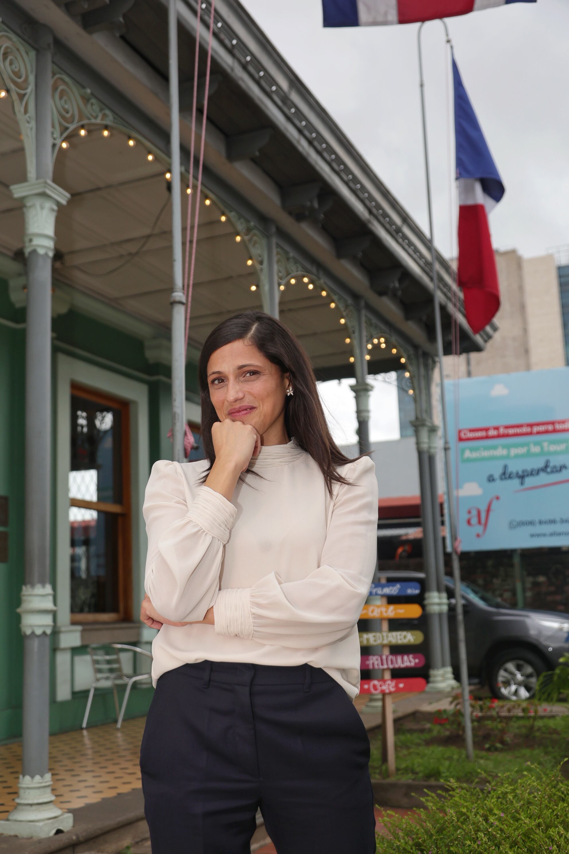 Retratos y entrevista de diputada francesa Eléonore Caroit / Foto John Durán