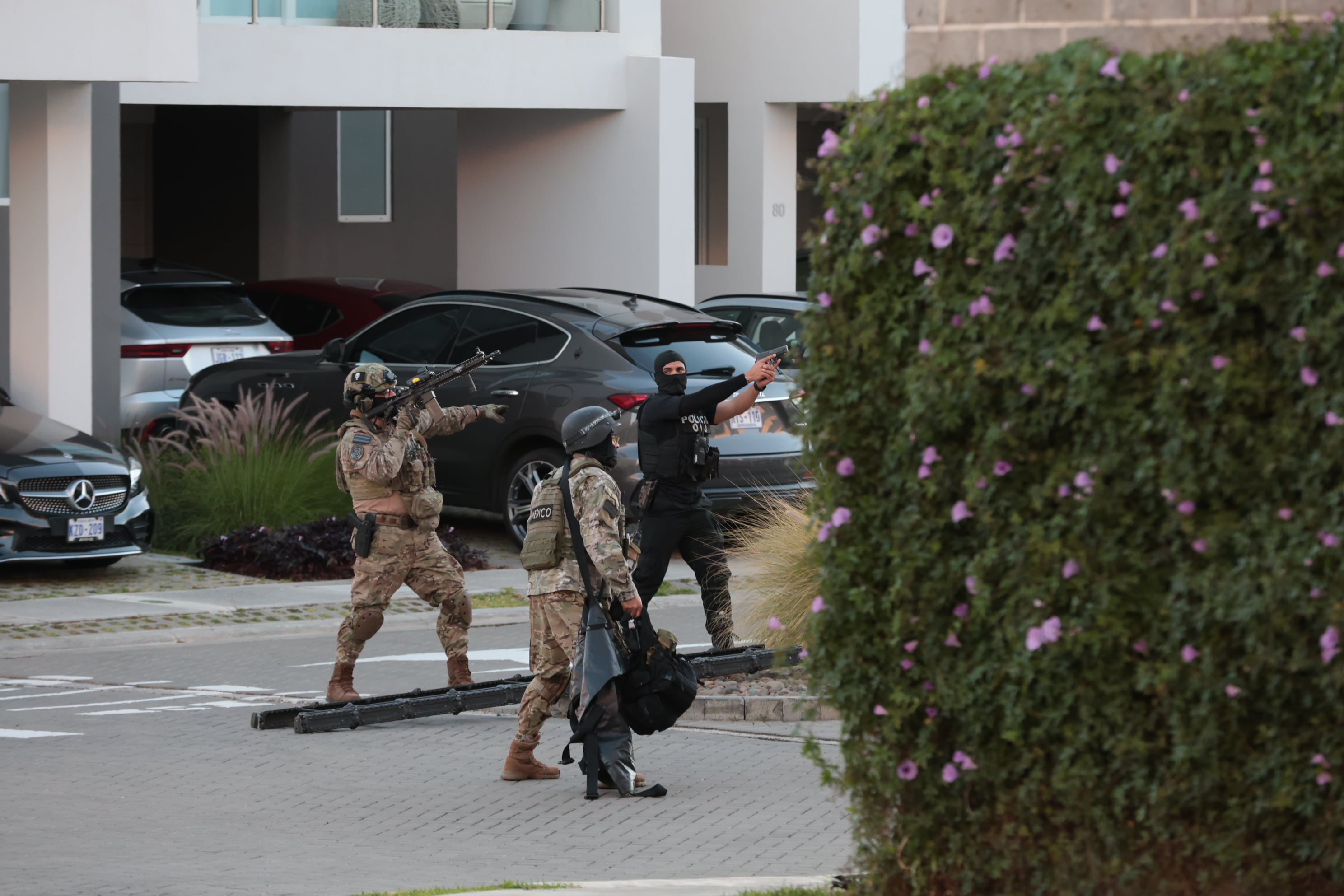 26/02/2026/ allanamientos realizados por el OIJ en el condominio Guachipelin 3-10 de Escazú/ foto John Durán