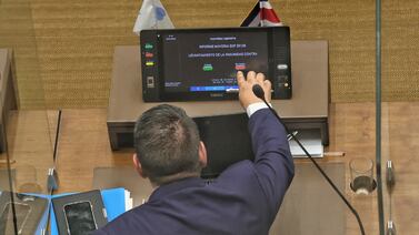 Rodrigo Chaves margina a diputados que votaron a favor de levantar su inmunidad; así lo refleja la agenda legislativa