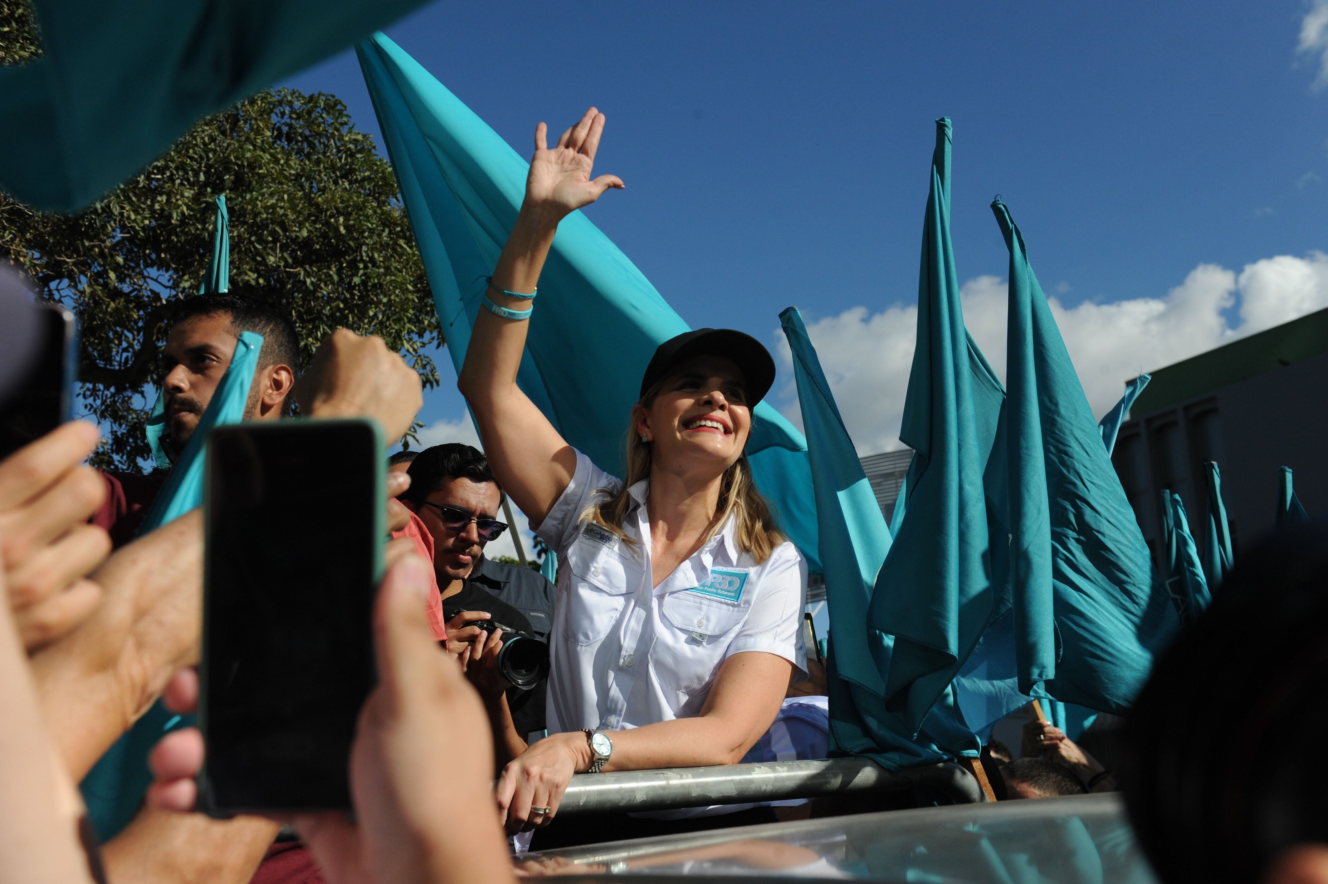 Caravana Laura Fernández