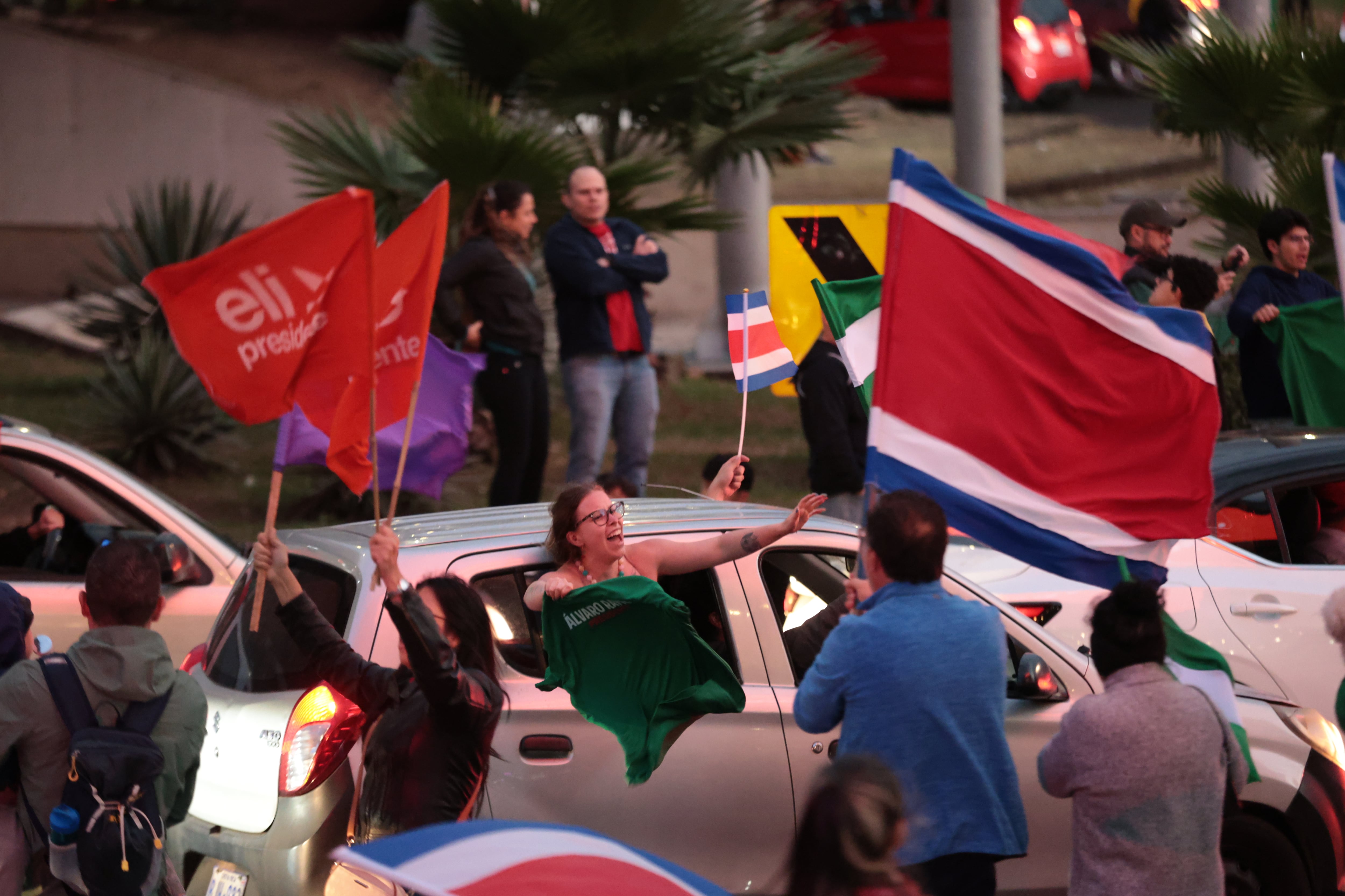 01/02/2026/ así está el ambiente en la La Fuente de la Hispanidad previo a los resultados en la contienda electoral / foto John Durán