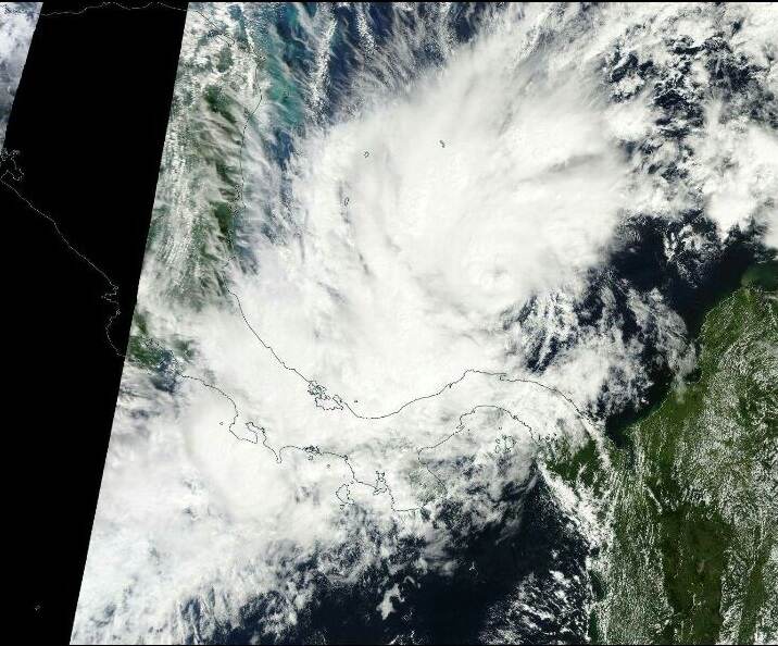 Tormenta tropical Otto desarrolla vientos hasta de 95 kilómetros por hora