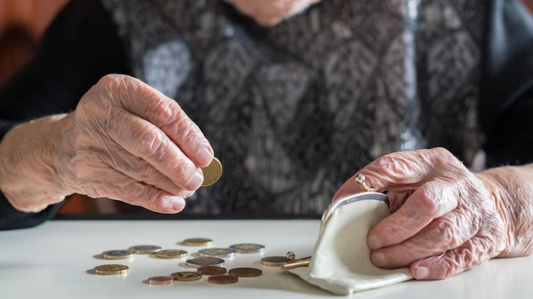 Dictaminan plan para destinar mitad del aporte patronal hecho al Banco Popular a pensiones para adultos mayores